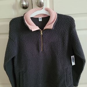 Old Navy pull over .  Size small brand new with ta